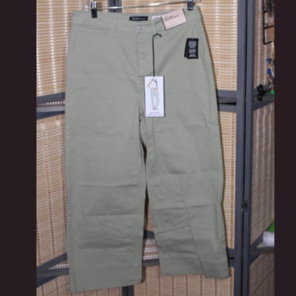 BCBGeneration High Rise Wide Leg Crop - Picture 1 of 3